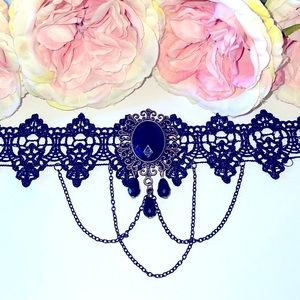 Gorgeous gothic choker